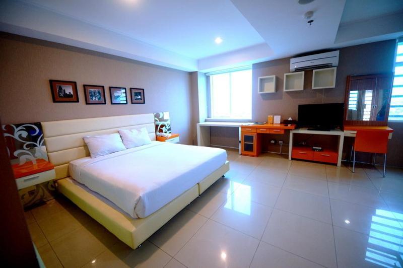 High Point Serviced Apartment Surabaya Exteriör bild
